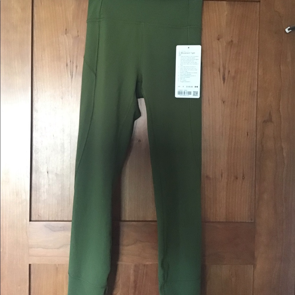 Lulu in movement tights 25 inch NWT